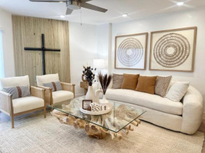Seaside Serenity, Brand New 2 Bed 2 Bath Pool Beach Area, Tennis Pickleball 2024 Remodel